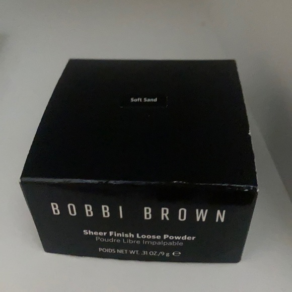 Bobbi Brown Sheer Finish Loose Powder in Soft Sand